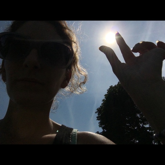 Meet your Posher, Michelle! - Picture 2 of 5